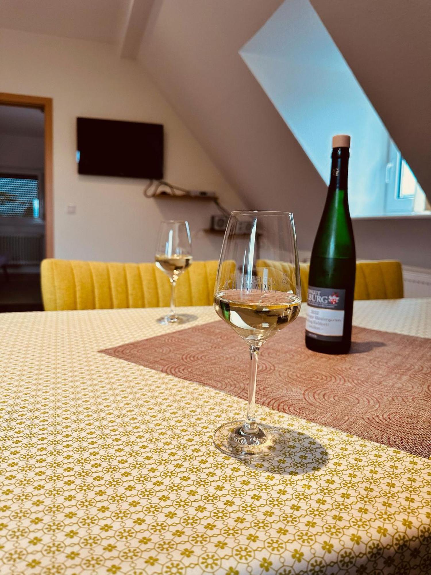 Ferienwohnungen Weingut Kilburg Brauneberg Rum bild